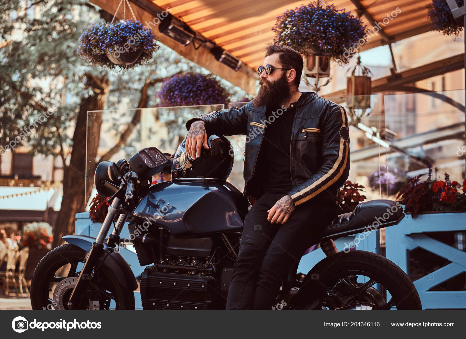 Biker black best sale sunglasses