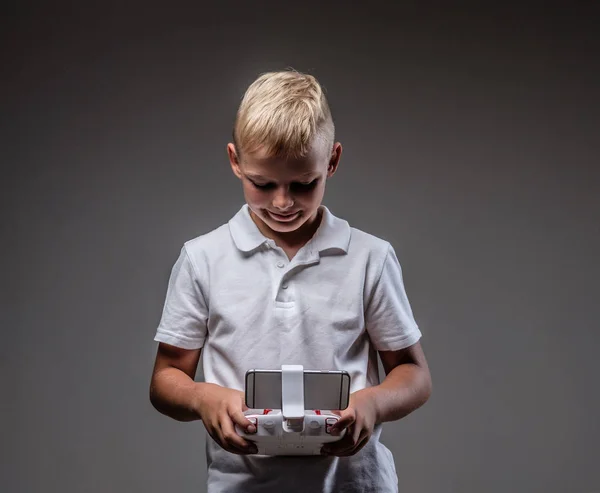 Boxer Beau Petit Garçon Aux Cheveux Blonds Habillé Shirt Blanc — Photo