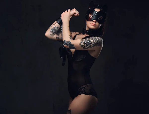 Heiße Brünette Herrin Mädchen Trägt Schwarze Dessous Bdsm Katzenledermaske Und — Stockfoto