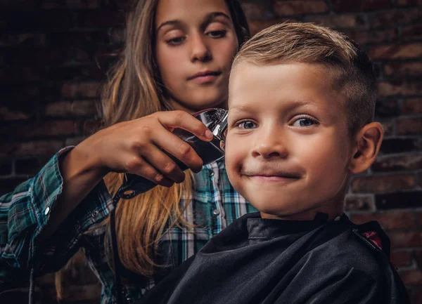 Close Portrait Smiling Preschooler Boy Getting Haircut Older Sister Cuts — Stock Photo, Image