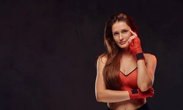 Boxeador Femenino Morena Hermosa Pensativa Sujetador Deportivo Con Las Manos —  Fotos de Stock