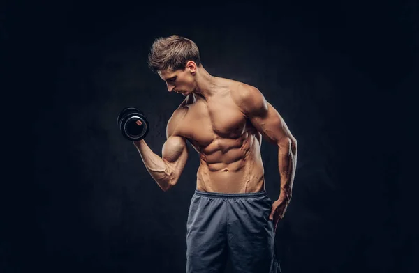 Bello Uomo Senza Maglietta Con Capelli Alla Moda Corpo Ectomorfo — Foto Stock