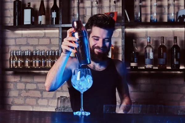 dating bartender masculin