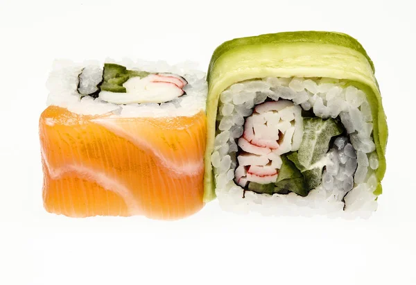 Färsk asiatisk sushi isolerad på vit bakgrund — Stockfoto