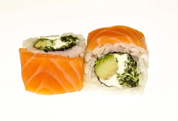 Verse Aziatische sushi geïsoleerd op witte achtergrond — Stockfoto