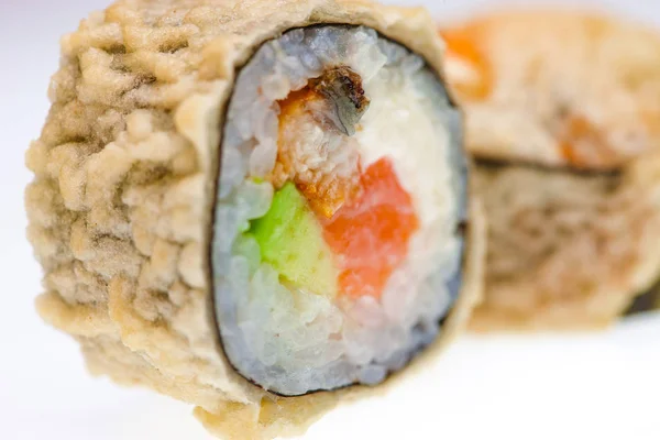 Fresh sushi azjatycki, izolowana na białym tle — Zdjęcie stockowe