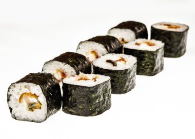 Sushi Menüsü. Deniz ürünleri, beyaz bir arka plan üzerinde izole Japon rulo kümesi