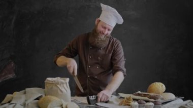 Şef bıçak keskinleştirmek ve netliği kontrol