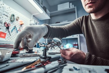 Elektronik teknisyeni onarımları çalışma