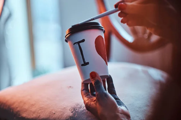 Process of creating a designer coffee cup for a customer — Stock Photo, Image