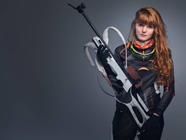 Bir kızıl kadın Biatlon şampiyonu Stüdyo portre.