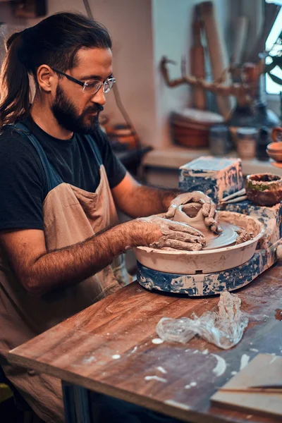 Closeup photoshoot of working process with clay by diligent man. — Stock Photo, Image