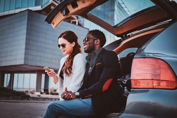 Cooporate nonformal meeting of two succesful businessmans — Stock Photo, Image