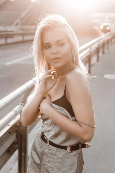 Portrét mladé sexy blondýnka — Stock fotografie