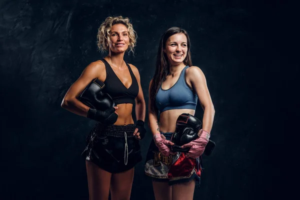 Boxing trainer and her new student — Stock Photo, Image