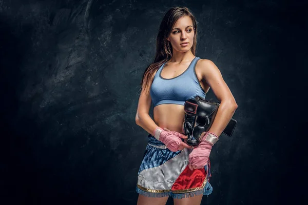 Retrato de una boxeadora bastante profesional — Foto de Stock