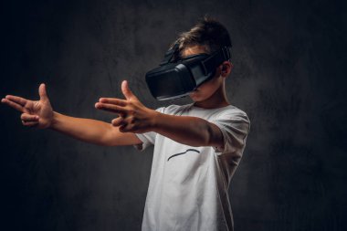 Sanal gerçeklik googles ile çocuk portresi