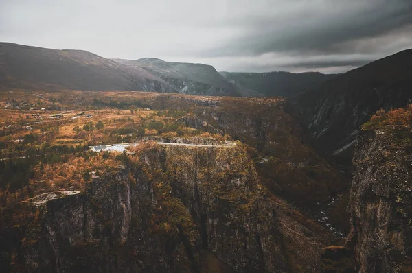 Hermoso parque nacional noruego en otoño . — Foto de Stock