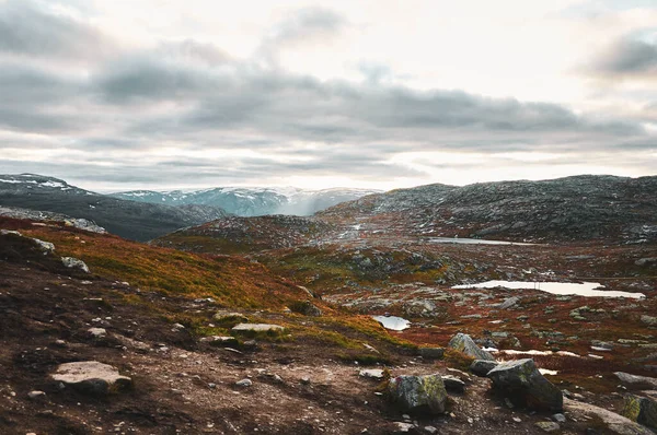 Hermoso parque nacional noruego en otoño . — Foto de Stock
