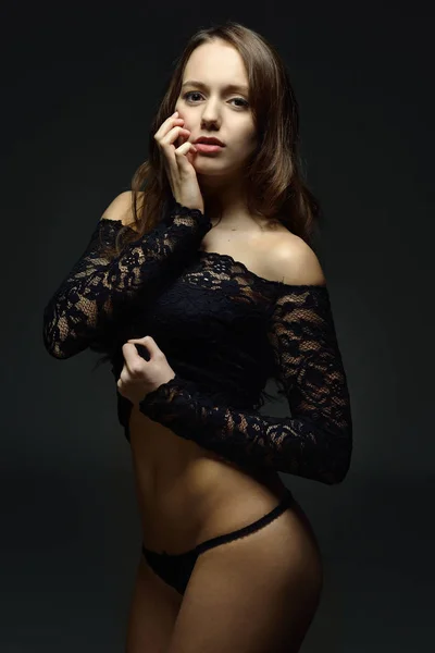 Retrato Hermosa Mujer Desnuda Blusa Encaje Negro Bragas Estudio Rodaje — Foto de Stock