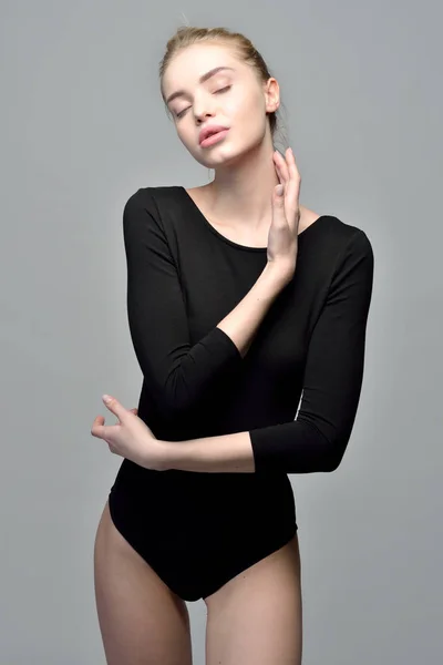 Torso Portrait Beautiful Blonde Gymnast Woman Black Costume Studio Grey — Stock Photo, Image