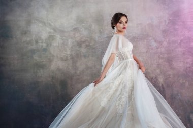 Güzel ve şık gelin gelinlik Studio