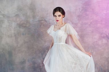 Güzel ve şık gelin gelinlik Studio