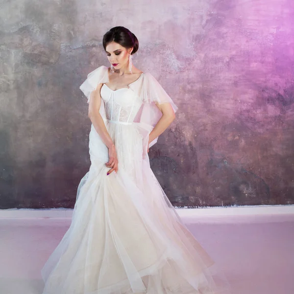 Güzel ve şık gelin gelinlik Studio