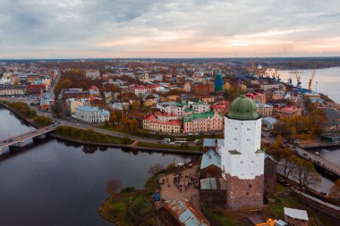 Vyborg, şehir ve kale Olaf Kulesi ile üstten görünüm