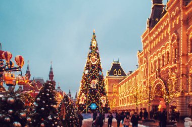 Moskova, Rusya - 11 Aralık 2018: yeni yıl Fuarı, Moskova Kızıl meydanında. Festival dekor. Noel dekorasyon
