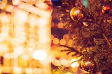 Moskova 'daki Kızıl Meydan' da yeni yıl panayırı. Şölen dekoru. Noel süslemesi