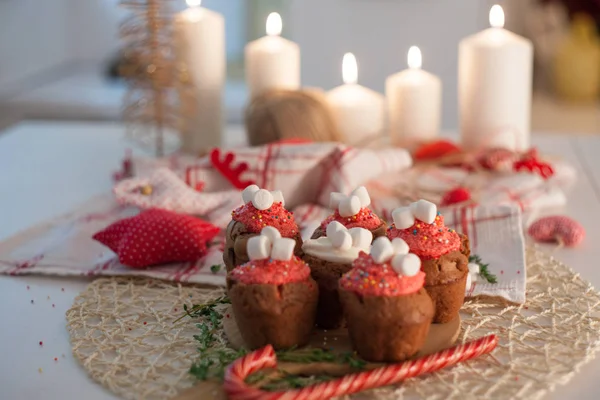 New Year celebration cupcakes, chocolate muffins on table — Stock Photo, Image