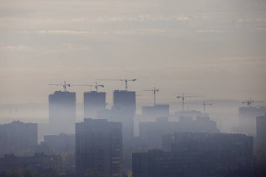 Çok katlı bina. Sabah büyük şehir panoraması. Yüksek binalar