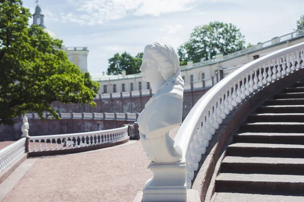 Oranienbaum, Parque y Palacio, detalles de las atracciones — Foto de Stock