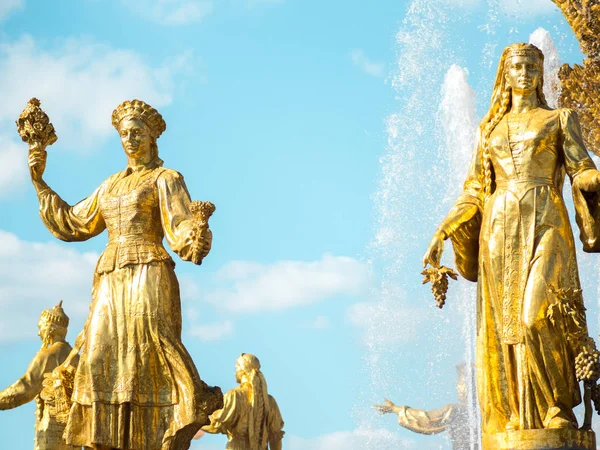 Moskau, russland - 11. august 2018: der volksfreundschaftsbrunnen bei vdnkh — Stockfoto