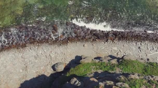 Vue Spectaculaire Sur Falaise Rocheuse Escarpée Dans Mer Vue Imprenable — Video