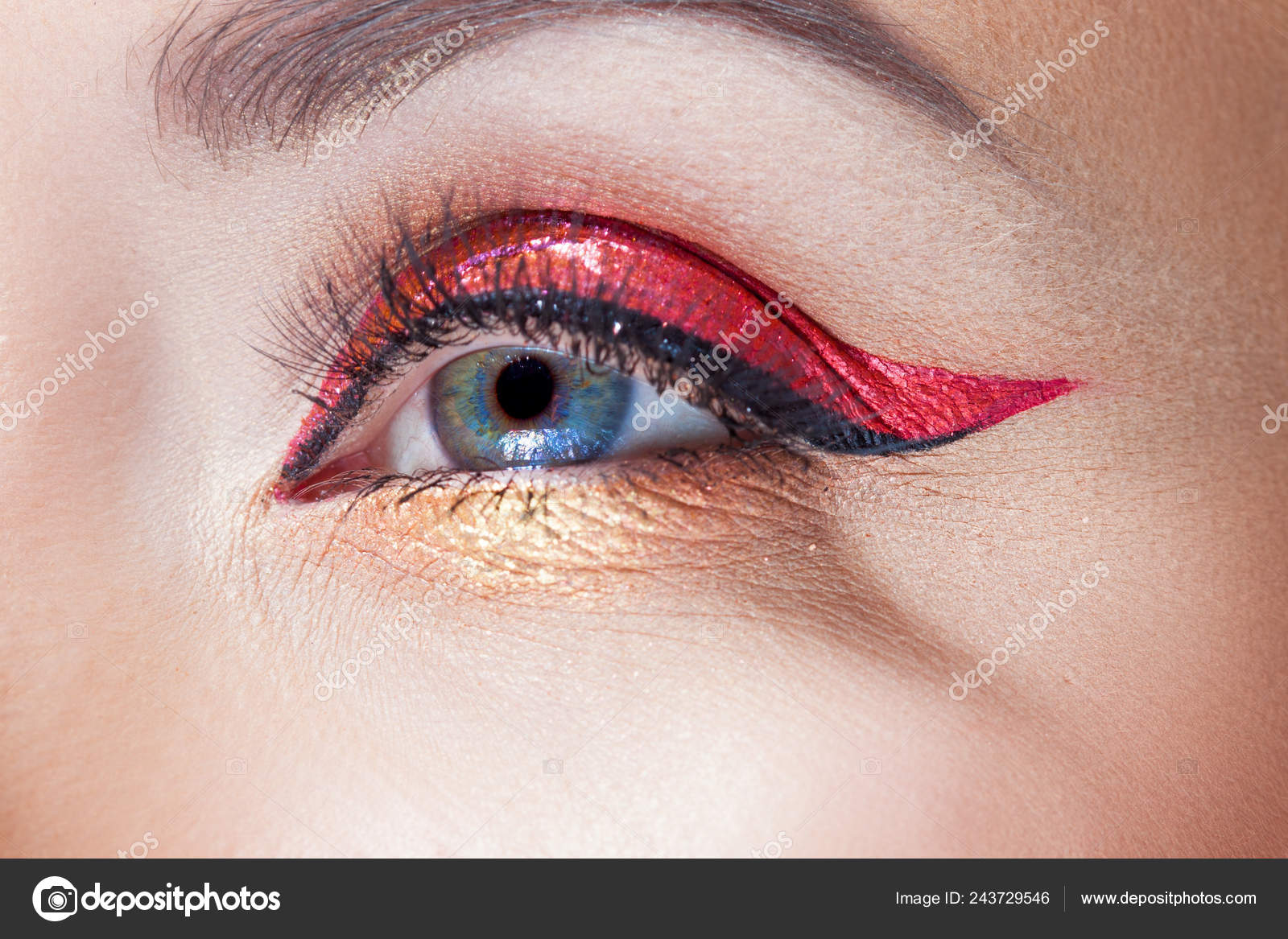 Amazing Bright Eye Makeup In Luxurious