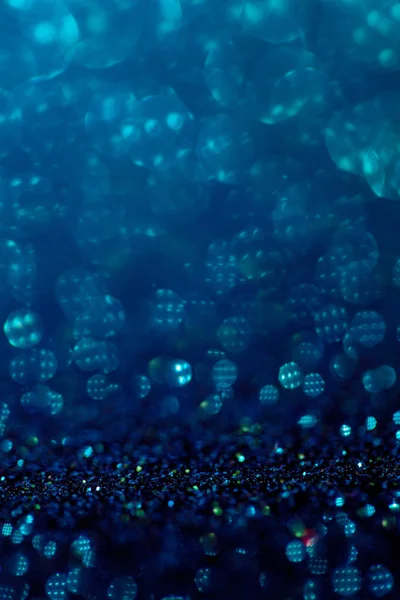 Fondo mágico de brillo azul profundo. Luz desenfocada y lugar libre enfocado para su diseño . —  Fotos de Stock