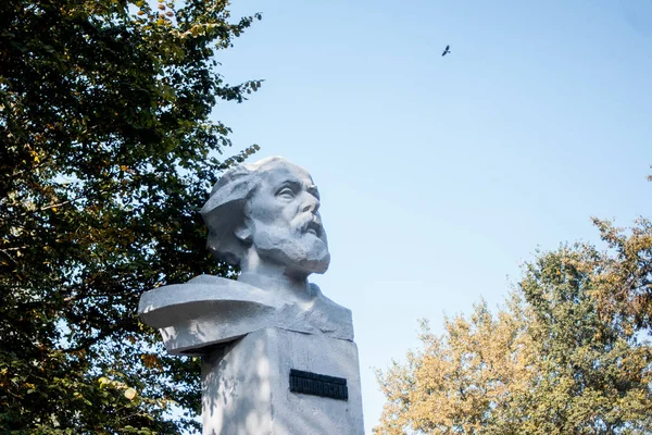 Denkmal für Konstantin Siolkowski, russischer Wissenschaftler und Erfinder — Stockfoto