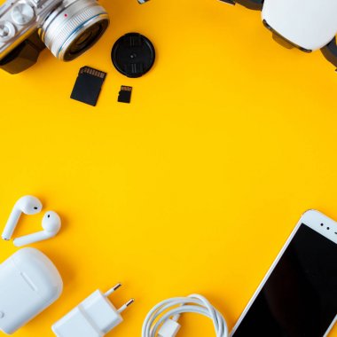 Blogger, gezgin ve fotoğrafçı için ayarlayın. İçerik oluşturucu ve seyahat için her şey