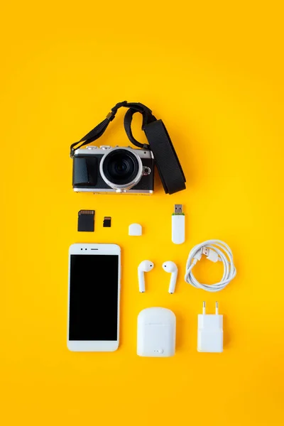 Set for blogger, content maker or traveler. — Stock Photo, Image