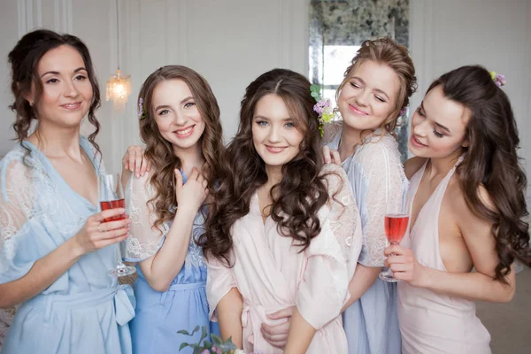 Girlfriends hug bride, bachelorette party. Beautiful young women — Stock Photo, Image