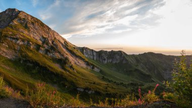 Güzel dağ manzarası, farklı arazi,