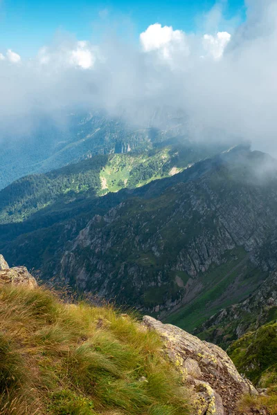 Bela paisagem montanhosa. Maciço de alta montanha, — Fotografia de Stock