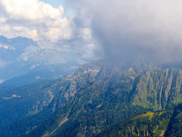 Bela paisagem montanhosa. Maciço de alta montanha, — Fotografia de Stock