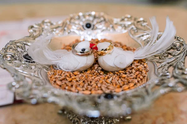 Dos anillos de boda — Foto de Stock