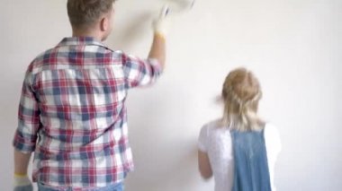 Kadın ve adam yapar onarım