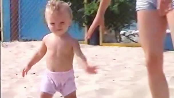 Nagranie VHS mały chłopiec — Wideo stockowe