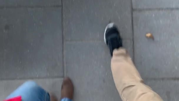 Top view feet walking — Stock Video