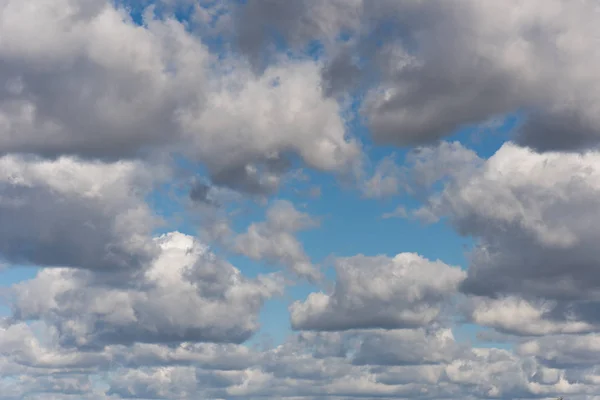 Moln och himmel bakgrund — Stockfoto